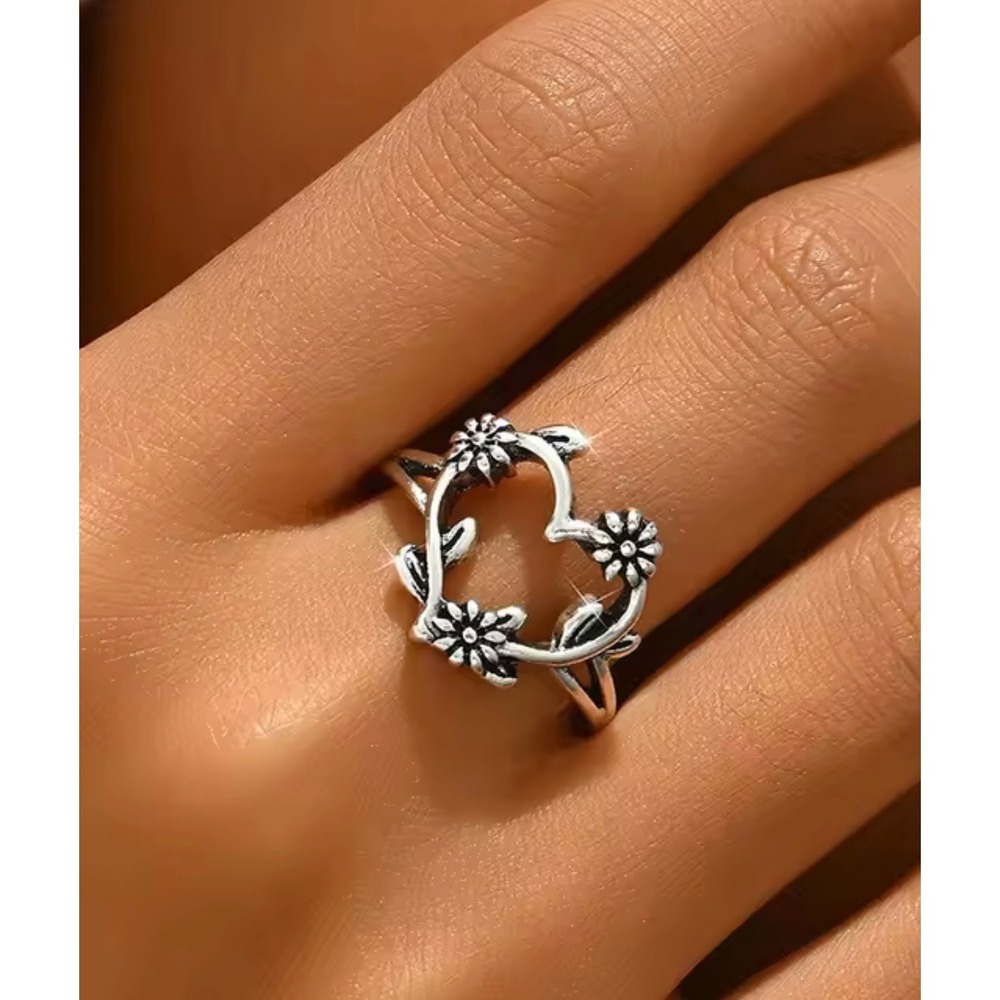 Vintage Silver Floral Heart Ring Daisy Flower Vine Boho Antique Style Jewelry